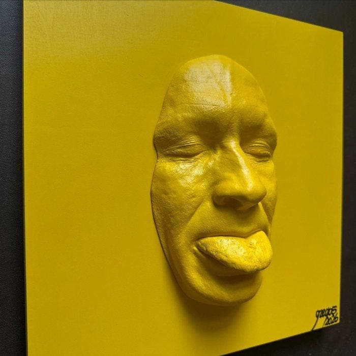 gregos - Yellow mockery on yellow background, Antiek en Kunst, Kunst | Designobjecten