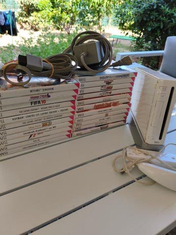 Nintendo - Console Nintendo Wii (compatible GameCube) + 22