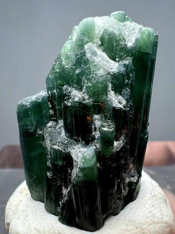 Tourmaline) Kristalcluster - Hoogte: 27 mm - Breedte: 18 mm-, Verzamelen