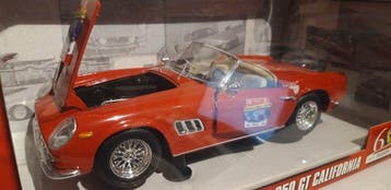 Hot Wheels 1:18 - Modelauto - Ferrari 250 GT California