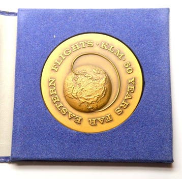 Médaille KLM : 50 ans de vols vers lExtrême-Orient -