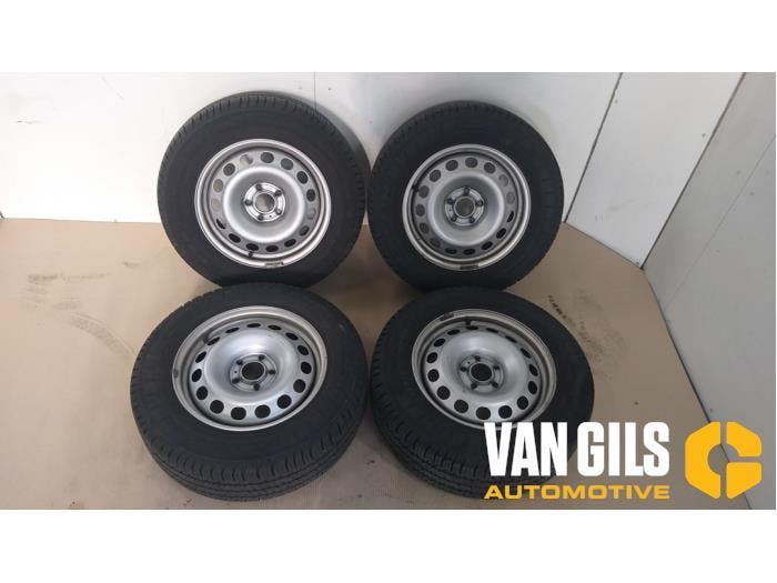 Velgen set + banden Toyota Pro-Ace O201539, Auto-onderdelen, Ophanging en Onderstel