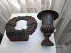 Urn (2) - Gietijzer - Urn - vogelbad