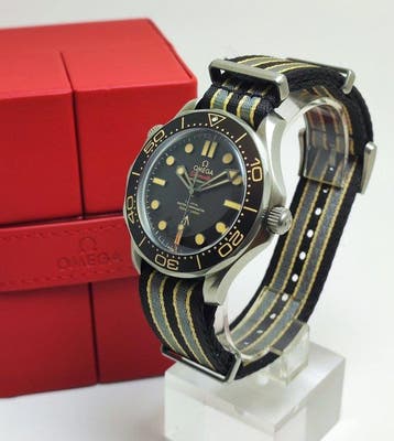 Omega - Seamaster Diver 300M “No Time To Die” 007 Edition, Handtassen en Accessoires, Nieuw
