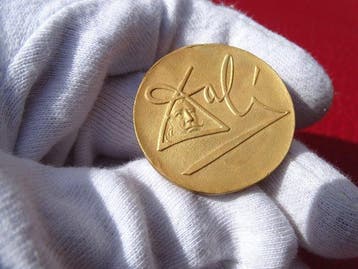 Spanje. 24 carat gold finished, solid silver Salvador Dali