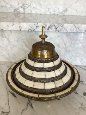 Récipient - Laiton, Os - 1960-1970 - Tajine berbère, Antiek en Kunst