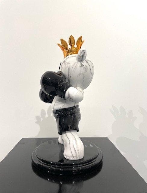 Van Apple - The Boxing Bear Chanel- Large, Antiek en Kunst, Kunst | Designobjecten