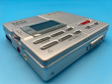 Sony - MZ-R90 Walkman