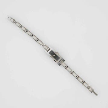 Gucci - 3900L Silver-Tone Stainless Steel Black Dial Swiss