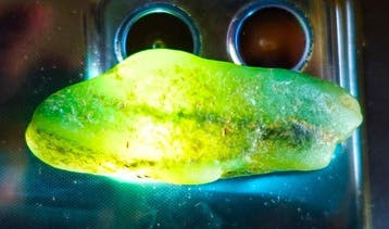 Colombiaanse smaragd (groene variëteit van beryl) Ruwe
