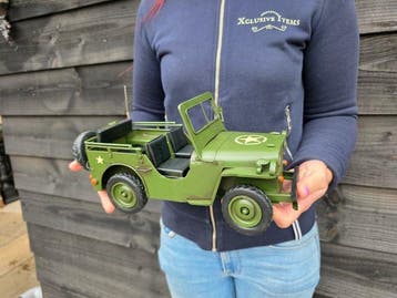 Decoratief ornament - Metaalkunstwerk militaire jeep