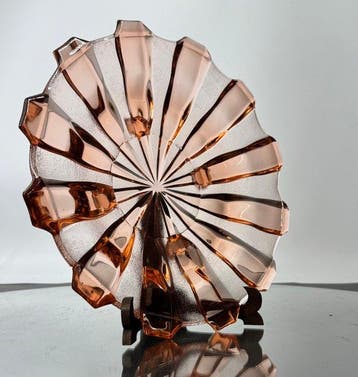 Hermanova Hut - Tafelmiddenstuk - Glas - coupé Rosaline, Antiek en Kunst