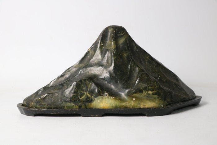 Oude bergtop — Japanse suiseki-kijksteen met zwarte lak, Antiek en Kunst, Antiek | Overige Antiek