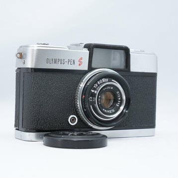Olympus Pen S with D.Zuiko 2,8/30mm | Analoge camera