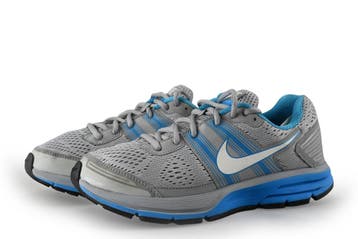 Nike Sportschoenen Jongens in maat 38½ Grijs, Kinderen en Baby's, Kinderkleding | Schoenen en Sokken, Verzenden, Zo goed als nieuw