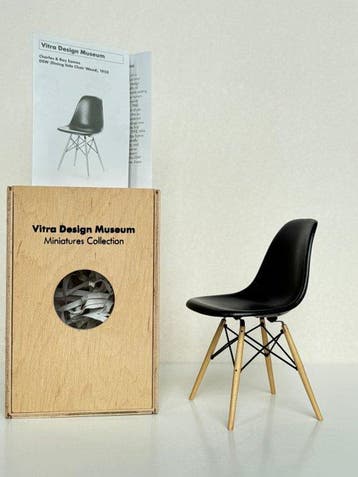 Vitra - Charles and Ray Eames - Stoel - DSW - Hout,