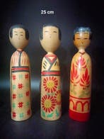 Beeldje - Set van zes traditionele Japanse Kokeshi houten, Antiek en Kunst