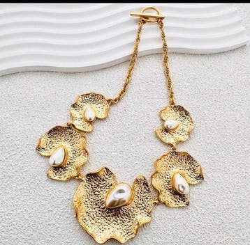 Oscar De La Renta - Gedurfd collier «Lilypad» van Oscar de