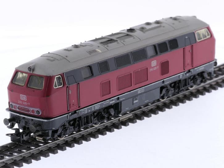 Schaal H0 Märklin 3075.3 diesellocomotief BR 216 van de D.., Hobby en Vrije tijd, Modeltreinen | H0, Wisselstroom, Locomotief
