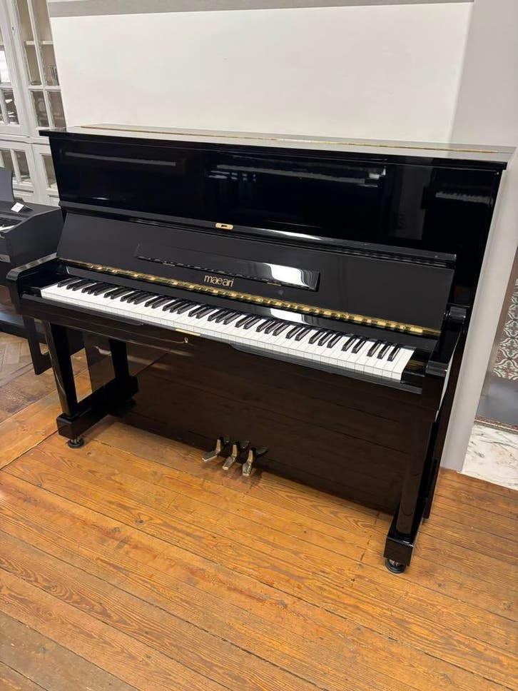 Maeari U832 occasie piano MET garantie, Muziek en Instrumenten, Piano's, Piano, Zwart, Gebruikt, Hoogglans, Verzenden