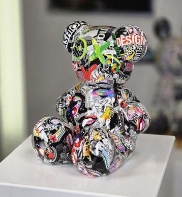 Patryk Konrad - Pop Art Collage Bear Sculpture – Mixed Media