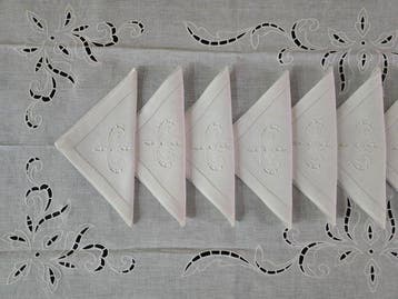 Tovaglia in puro lino con ricamo intaglio a macchina e