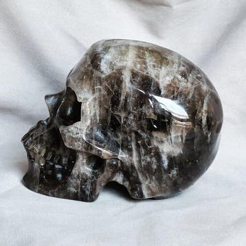 Sculpture de crâne, taillée à la main dans du cristal de, Antiquités & Art