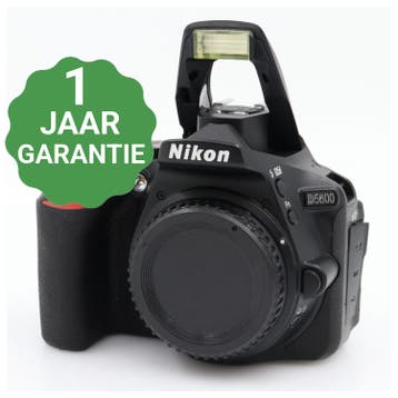 10% korting | Nikon D5600 body | Tweedehands, Verzenden