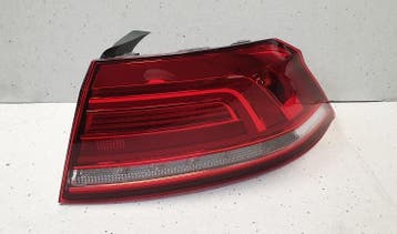 VW Passat B8 Sedan Achterlicht rechts buiten (Achterlampen), Verzenden