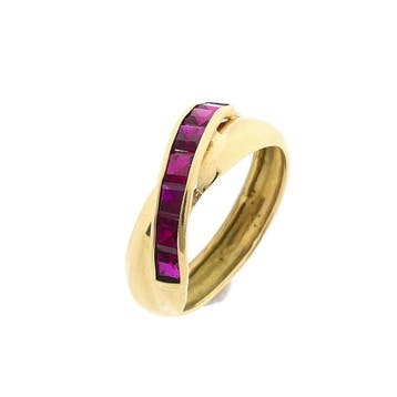 Gouden crossover ring met robijn, Handtassen en Accessoires, Ringen, Gebruikt, Ophalen of Verzenden, 17 tot 18, Met edelsteen