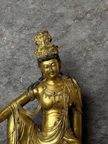 Exclusief Guanyin Standbeeld 30 cm / 3.2 kg - bronze doré -, Antiek en Kunst