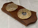 Maritieme objecten - Vintage. aneroïde-thermometer en