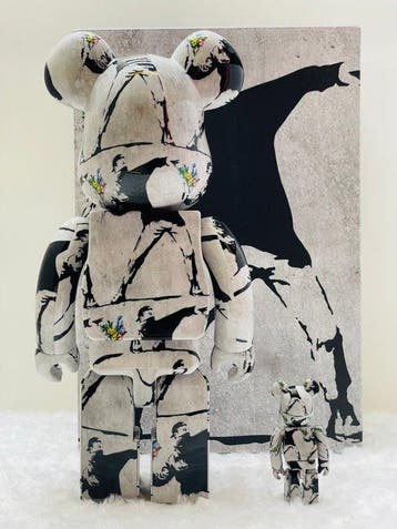 Medicom toy - BE@RBRICK 400% & 100% Banksy Flower Thrower, Antiek en Kunst, Kunst | Schilderijen | Modern