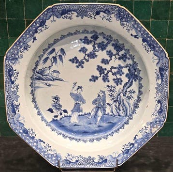 Indrukwekkend octagonaal bord van Chinees blauw-wit