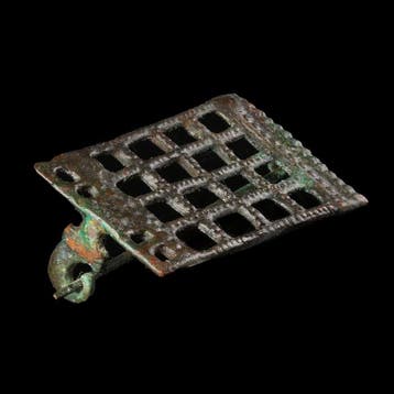 Oud-Romeins Legioenkamppoortbroche, zeldzaam type, groot