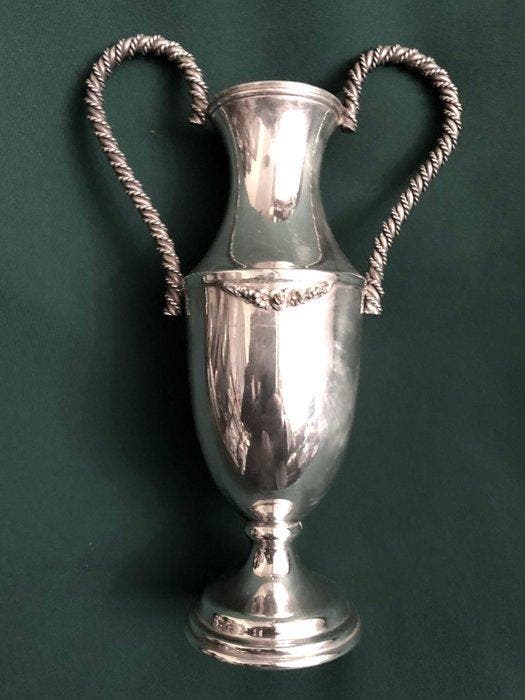 CC207 - Vaas - Een massief zilver van 925/000, 304 g,, Antiek en Kunst, Antiek | Zilver en Goud