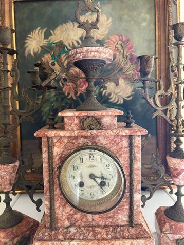 Horloge et parure de cheminée (3) Style Louis XIV Marbre -, Antiek en Kunst