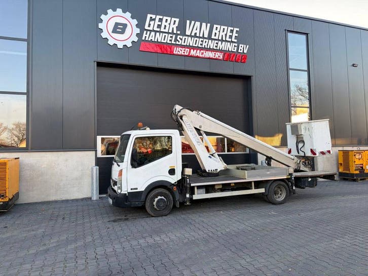 Veiling: Autohoogwerker Nissan Cabstar met Hoogwerker Multit, Articles professionnels, Machines & Construction | Ascenseurs, Échafaudages & Échelles