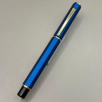 Caran dAche - Hexagonal (Matte Blue Metal, GP Trim) -, Verzamelen, Nieuw