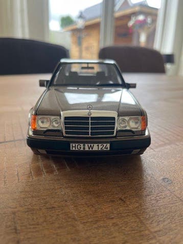 Norev 1:18 - Modelauto - Mercedes-Benz W124 sedan
