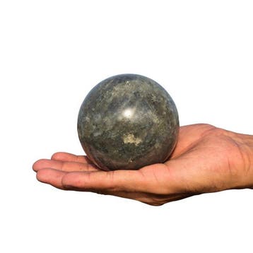 KAMR GEM Natuurlijke larvikietbol, Opvallende Noorse