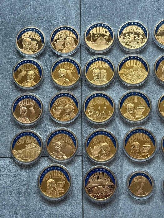 Europa. Medal Colelction of 33 x Commemorative Gold Plated, Postzegels en Munten, Munten en Bankbiljetten | Toebehoren