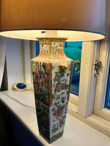 Zeer decoratieve Chinese Canton Famille Rose.. - Porselein -