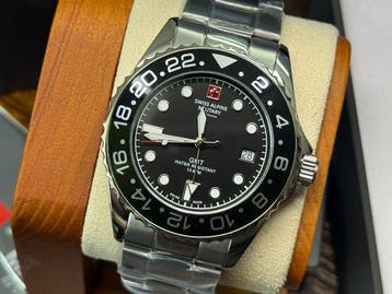 Swiss Alpine Military - Diver GMT Diver Hulk Swiss-made -