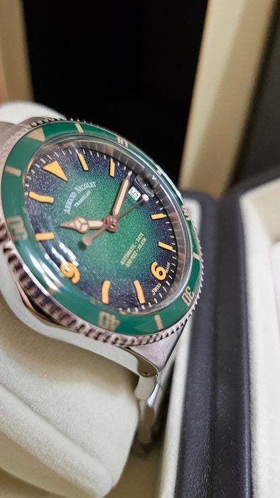 Armand Nicolet - VS1 Date A500AVAA - Sans prix de réserve -, Bijoux, Sacs & Beauté, Montres | Hommes