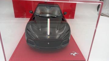 BBR 1:18 - Modelauto - Ferrari Purosangue 1/18 Bandiera, Nieuw