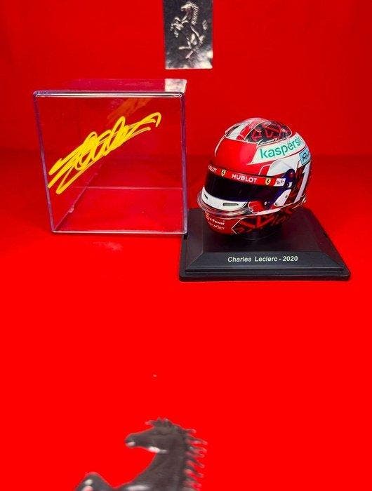 Ferrari - Charles Leclerc - 2020 - Schaal 1/5 helm, Verzamelen, Automerken, Motoren en Formule 1