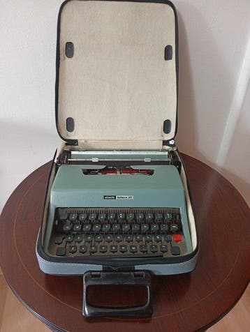 Marcello Nizzoli - Olivetti, Lettera 32 - Typemachine -
