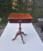 Mahonie bijzettafeltje met lade - Engels model in Georgian