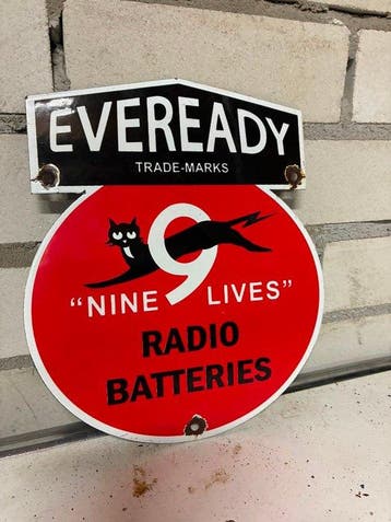 Vintage Eveready “Nine Lives” Radio Batteries emaille